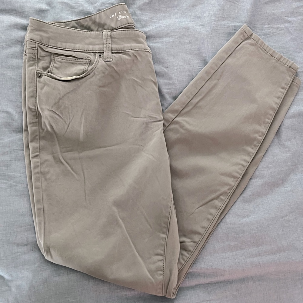 The limited grey 678 legging jeans